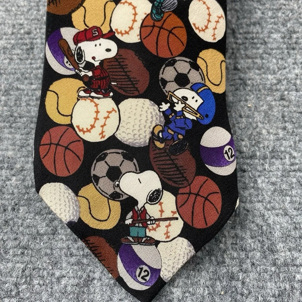 Vintage Peanuts Snoopy Sports Silk Necktie Baseball Football Basketball Golf